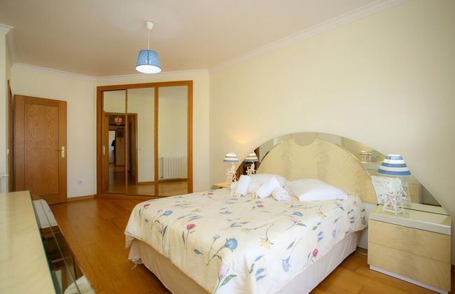 Atlantic Ocean Pool Apartment - Photo 3