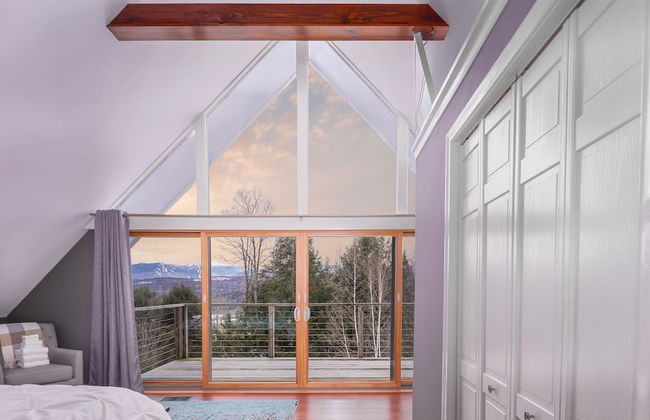 Classic Stowe Ski 3 Bedroom Chalet by RedAwning - Photo 2