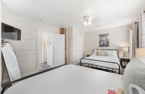 Stockyards- 4min Pet Friendly 3BR Luxe Gem - Foto 96
