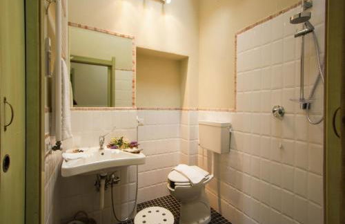 Villa w/ Wine Tours Near Beach - Photo 50