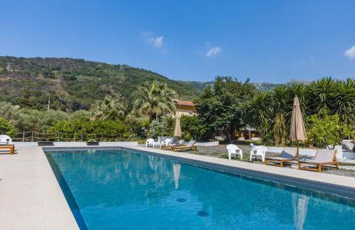 Villa Oceri Gioiosa Marea - Foto 1