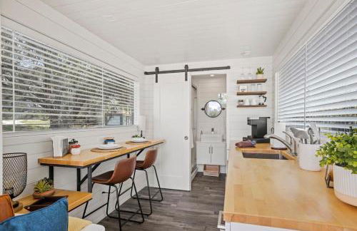 New Oak Grove-Container Retreat - Photo 2