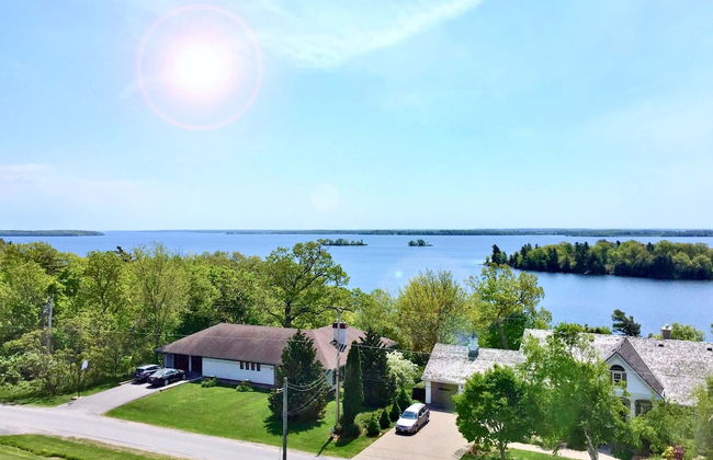 All Suites Whitney Manor - Photo 45