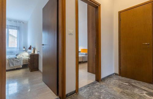 GuestHost - Roomy Apartment near UniBo & Porta San Donato - Photo 17