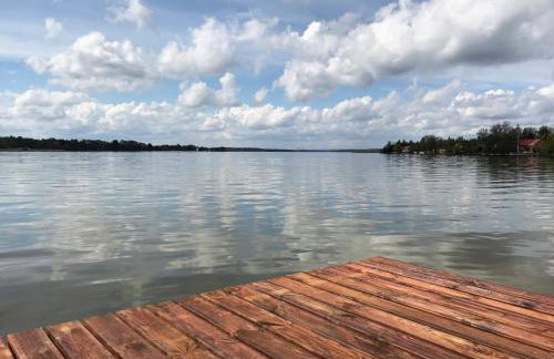 Domek nad samym brzegiem jeziora z prywatną "4-You" - Photo 1