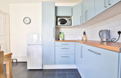 Beautifully Designed Flat with Full Amenities - Photo 24