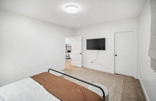 Luxe Family Retreat with Private Pickleball a Large Swim Spa indoor Movie Theatre 2 Outdoor Firepits a Home Gym and more - Foto 31