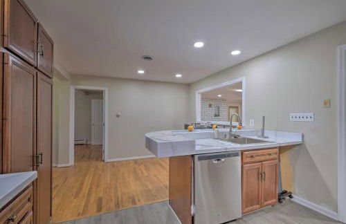 Coastal Edgewater Home with Private Hot Tub! - Foto 23