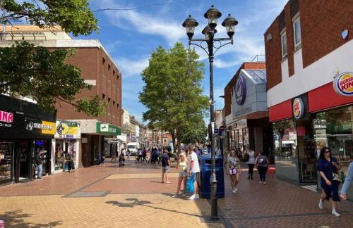 Stylish 1 Bedroom Apartment with Free Parking and Links to London & Essex - Foto 32