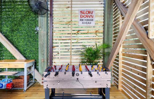 Charming Beachfront Cottage with Dock Slip and Kayaks on Little Gasparilla Island | Placida, FL - Foto 24