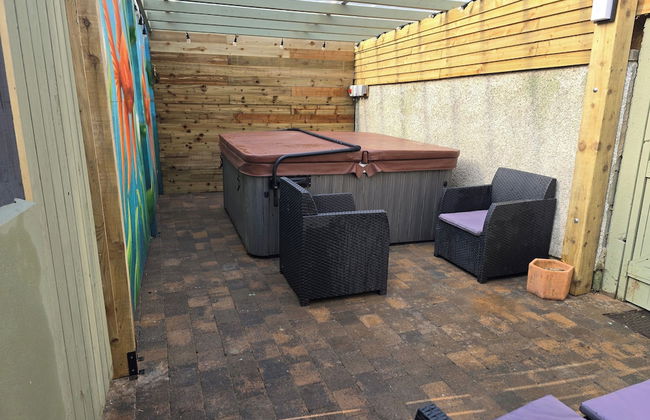 Eden Rose Cottage in Morecambe hot tub - Foto 28