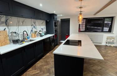 Shri's Palace beautiful getaway - Foto 5