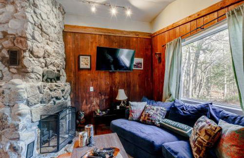 4 Mi to Stratton Mountain Resort! Cabin with Hot Tub - Foto 5