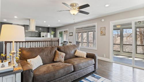 Spacious Home & Lake Access, Lake Views Throughout - Foto 4