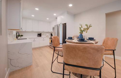 Folsom Old Town Escape • Cozy Cottage + Library - Foto 46