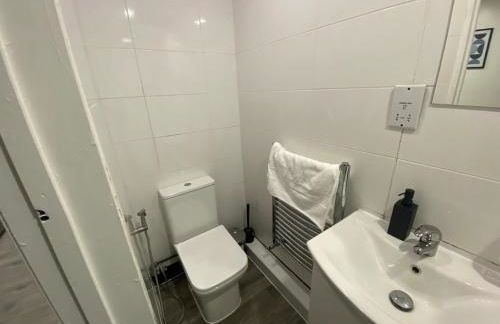 Cosy 2 Room Space Near Station - Foto 7