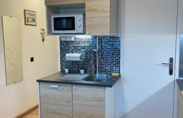 Studio vue port, belle terrasse, piscine - Foto 9