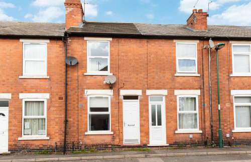 Beautiful and Modern 2-bed Home in Nottingham by Renzo, Free Wi-Fi, Ideal for Contractors - Foto 28