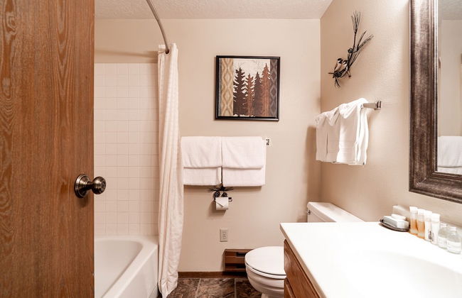 Huckleberry House - Photo 19