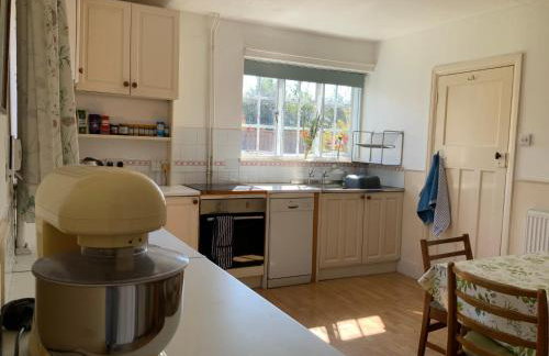Country cottage overlooking fields with garden room - Foto 9