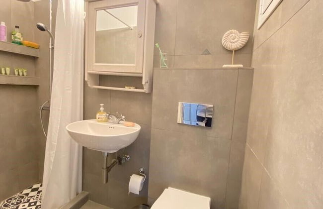 Breeze One Bedroom Apartment by BluPine - Foto 32