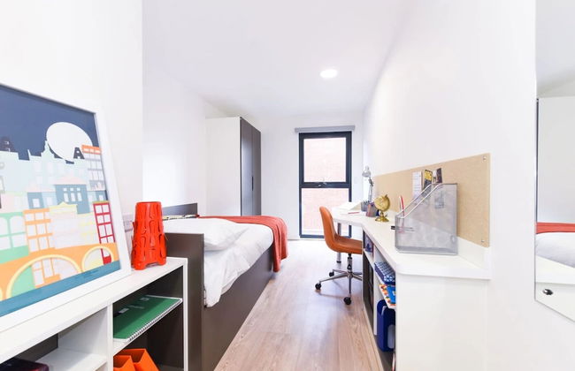 Student Only The Towpath - Photo 4