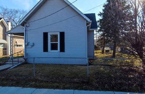 Perfect Combo of Charm & Comfort- 2Bedroom Home - Foto 30