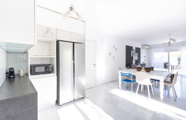 Elegant Coastal Haven Fully Renovated 3-bedroom Apartment - Foto 10