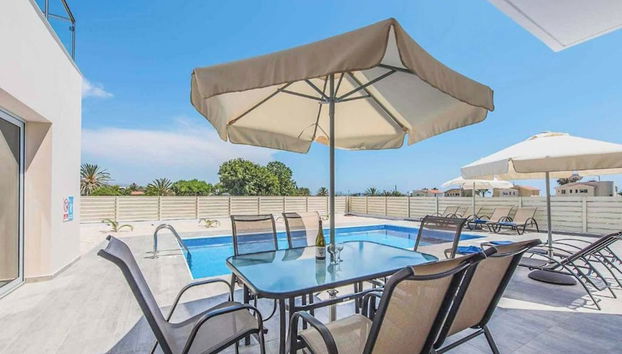 Demitrios Vine - Foto 2, Interior