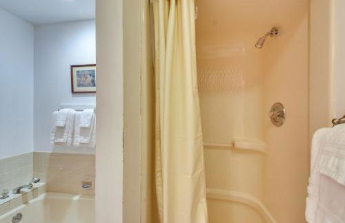 Spacious Lake Hartwell Home with Private Boat Dock! - Foto 17