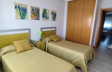 apartamento de tres dormitorios con garaje y todos los servicios cerca - Foto 10