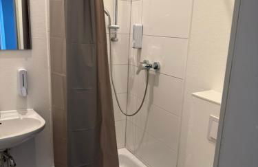 Aparthotel Emilia 24h Check-in, Free Parking and WiFi - Foto 9