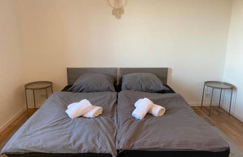 HOCHWERTIGE Ferienwohnung mit 7qm Balkon, Netflix, Kaffeeautomat, RainShower Bad - Foto 20