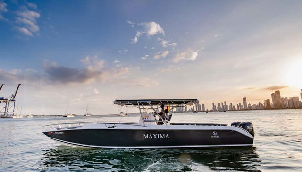 Exterior de la lancha Máxima