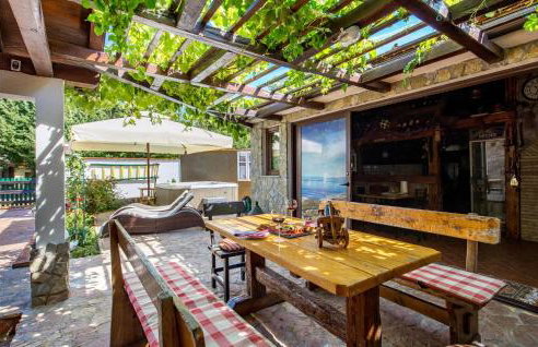 2 Bedroom Luxurious Home In Senj - Photo 1