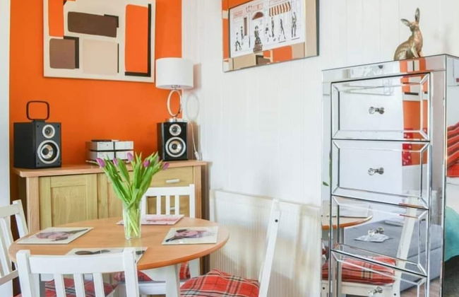 1 Bed Studio Sleeps 4 - Seaside, Dog Friendly - Photo 17