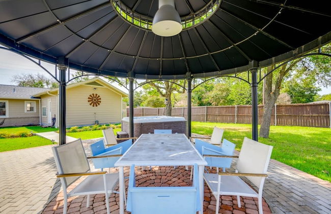 5 2 two Kings hot tub Firepit 16min to Wine Trail Nearby Pickleball Courts Pool - Foto 11