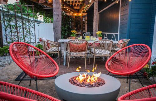 Pet-Friendly Stay, Mins to Beach, Conv Ctr, Prkg LB B - Foto 14