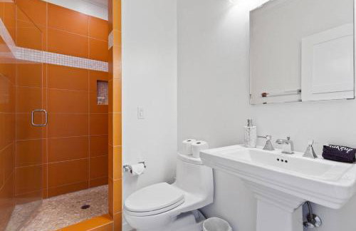 Breathtaking Views of the Pacific Ocean Rooftop Balcony Gourmet Kitchen and Hot Tub overlooking Golf Course - Foto 24