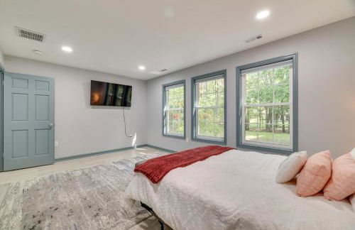 Game Room and Home Theater! Immaculate Poconos Lodge - Foto 23