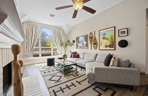 Artist Retreat at Cypress Creek - Hotub - Sleeps 9 - Photo 31