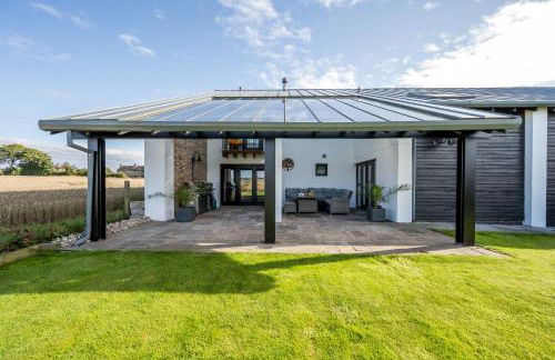 Wester Den - Photo 1