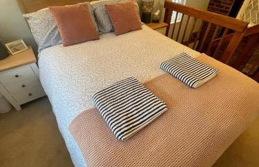 Historic 3-Bed Cottage with Garden in Hursley - Foto 10