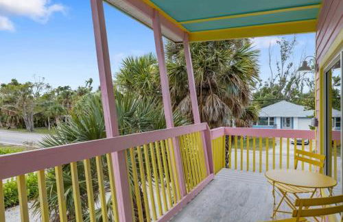 Charming Suite with Balcony and Bikes in Historic Sandpiper Inn - Foto 17