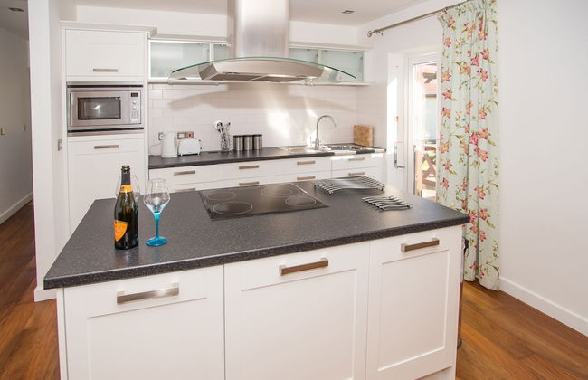 Stoneleigh Village - Photo 31