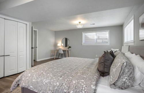 Serene 4-Bedroom Getaway in Arvada! Pet-friendly! - Foto 17