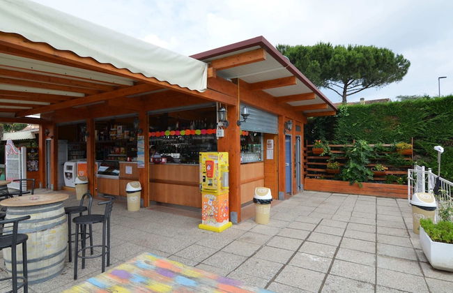 Tidy Chalet with Terrace near Sea - Foto 26