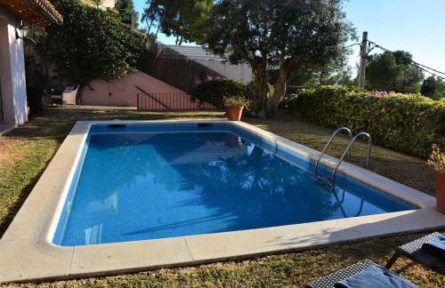 Villa Sitges Julia Vista Espectacular 2 k m s de la Playa Comoda & Area Tranquila Amplitud interior y plana - Foto 2