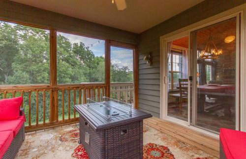 Gorgeous cabin 3bdrm/3bth, hot tub, fireplace, kid/pet friendly - Foto 58