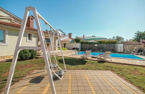 Four-Bedroom Holiday Home In Golubovo - Foto 10